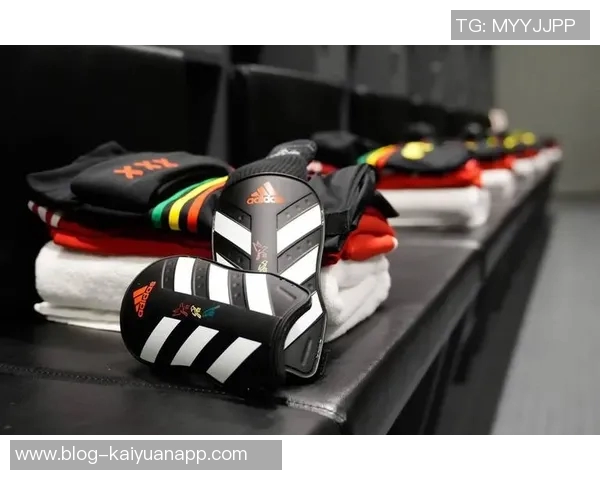 富安健洋自由身加盟阿贾克斯签约半年引发球迷热议